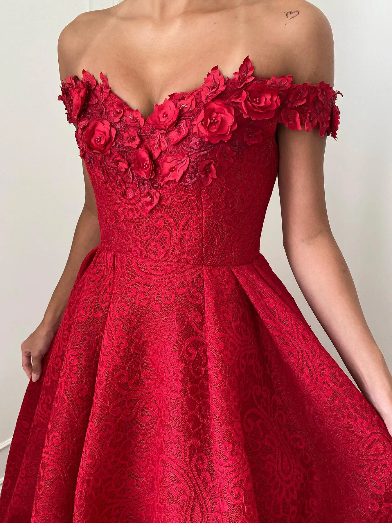 A-Line/Princess Off-the-Shoulder Long Dresses With Applique & Beading - Image 3
