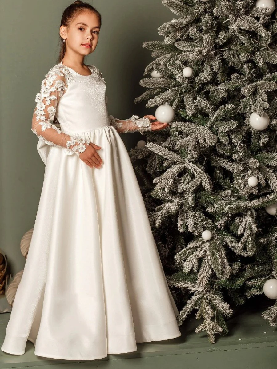 A-Line/Princess Round Neck Long Sleeves Flower Girl Dresses with Appliques - Image 2