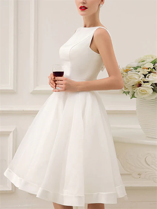 A-Line/Princess Scoop Knee-Length Wedding Dress - Image 4