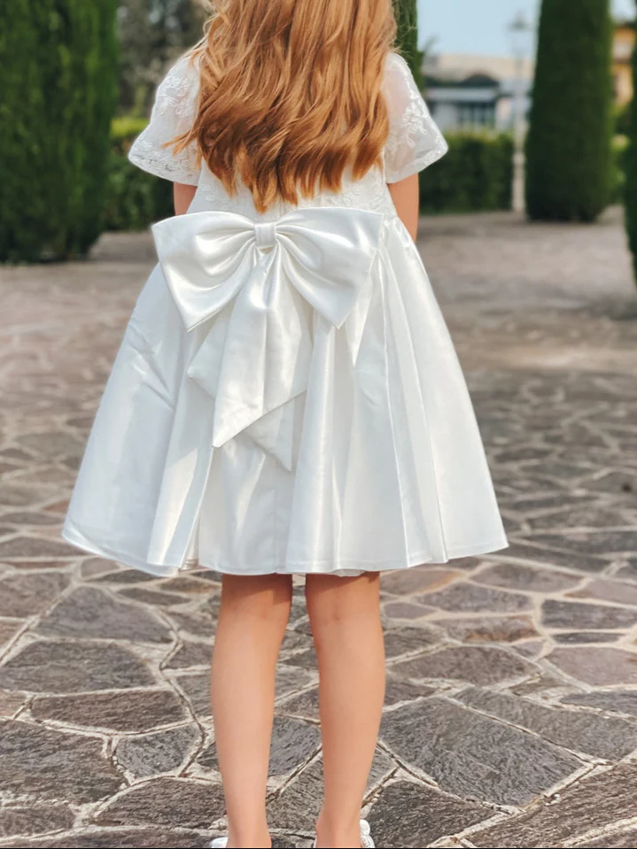 A-Line/Princess Scoop Short Sleeves Knee-Length Pleated Flower Girl Dresses with Bows & Lace Appliques - Image 2