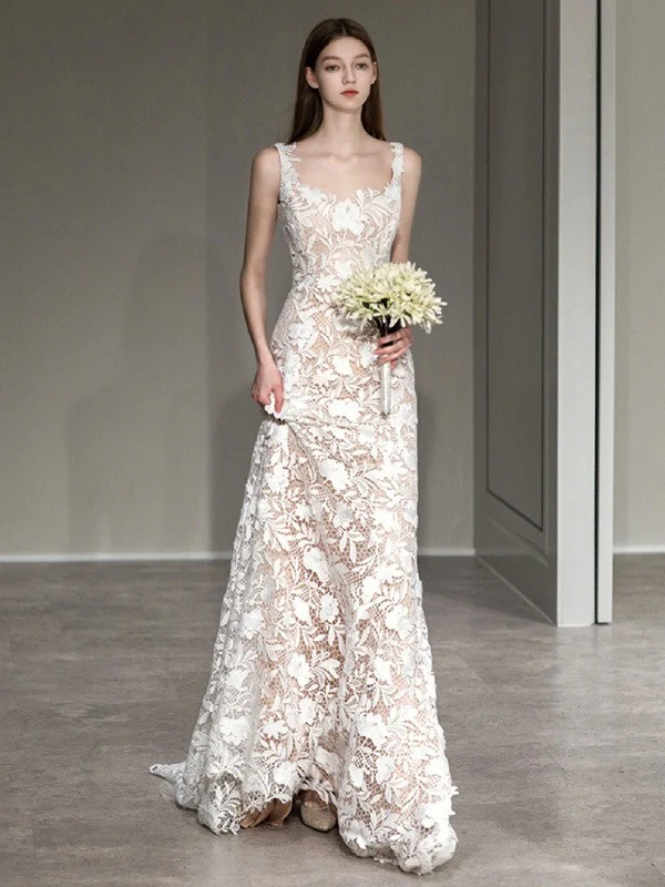 A-Line/Princess Scoop Sleeveless Sweep Train Wedding Dresses with Lace Appliques