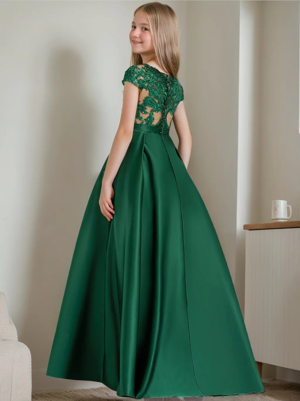 A-Line/Princess Short Sleeves Lace Junior Bridesmaid Dresses with Appliques - Image 2