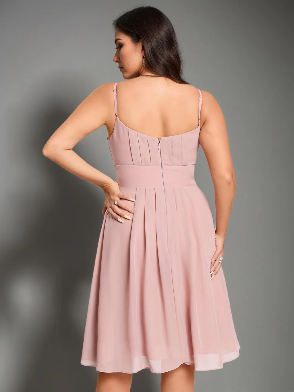 A-Line/Princess Spaghetti Straps Sleeveless Knee-Length Plus Size Bridesmaid Dresses with Ruffles - Image 2