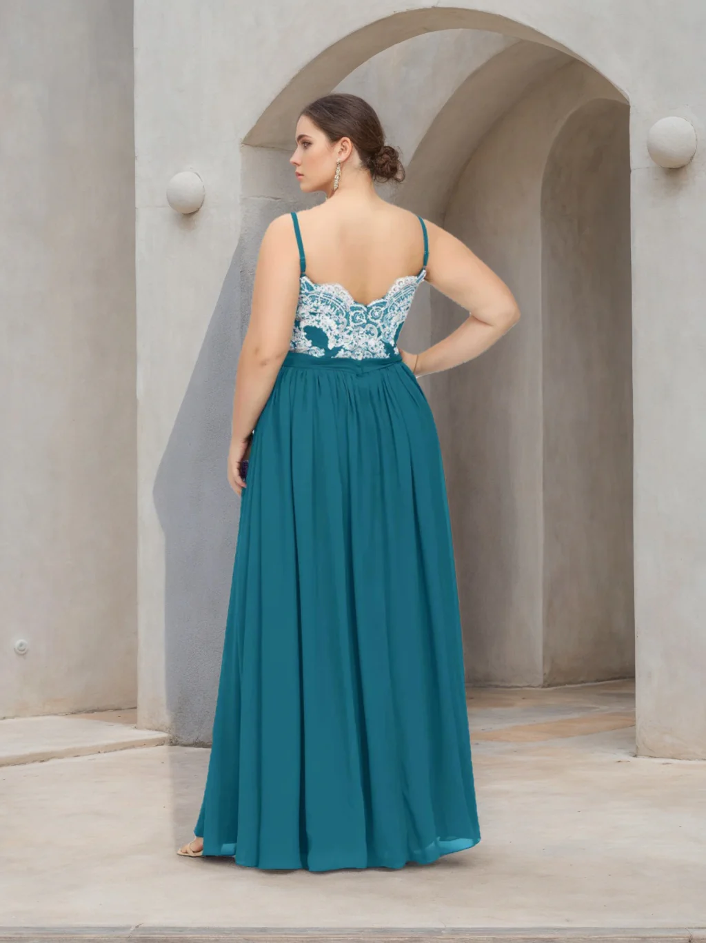 A-Line/Princess Spaghetti Straps V-Neck Sleeveless Floor-Length Plus Size Bridesmaid Dresses with Split Side & Appliques - Image 2