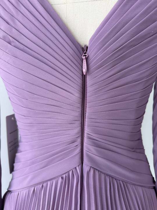 A-Line/Princess V-Neck Mother of the Bride Dresses with Ruched - Image 9