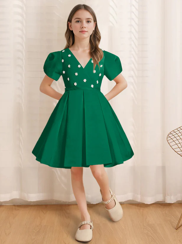 A-Line/Princess V-Neck Short Sleeves Knee-Length Flower Girl Dress with Appliques - Image 14