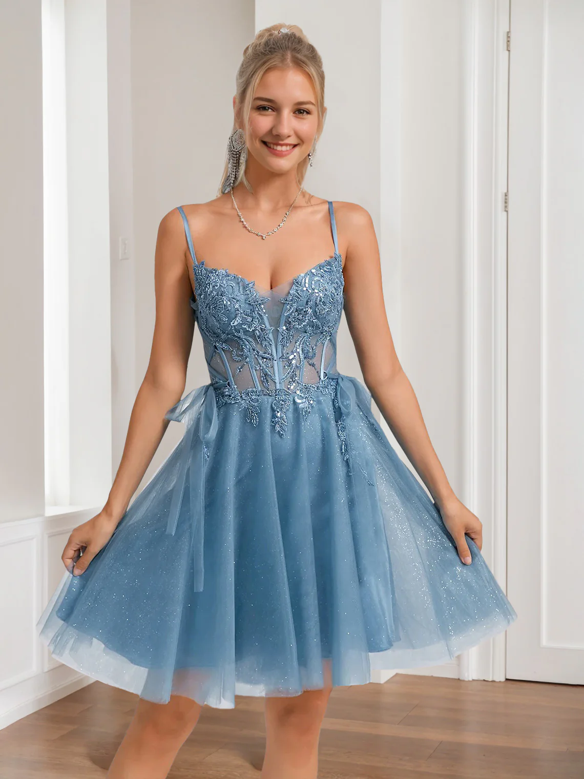 A-Line/Princess V-Neck Sleeveless Pleated Short/Mini Homecoming Dresses with Beads & Sequins & Appliques Lace & Lace-Up & Bows - Image 4