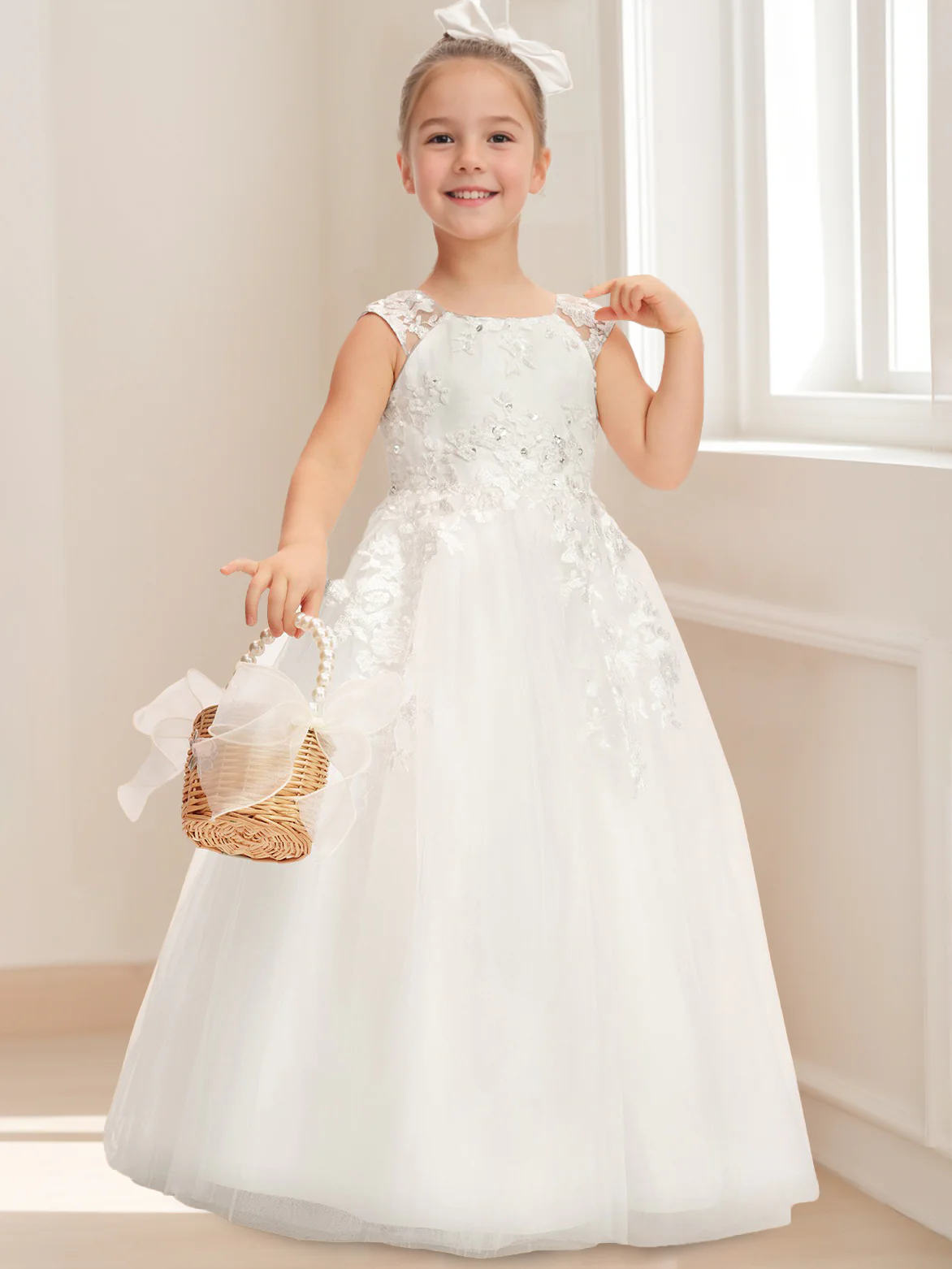 Ball Gown Scoop Neck Sleeveless Knee-Length Flower Girl Dress with Lace Appliques & Bowknot - Image 2