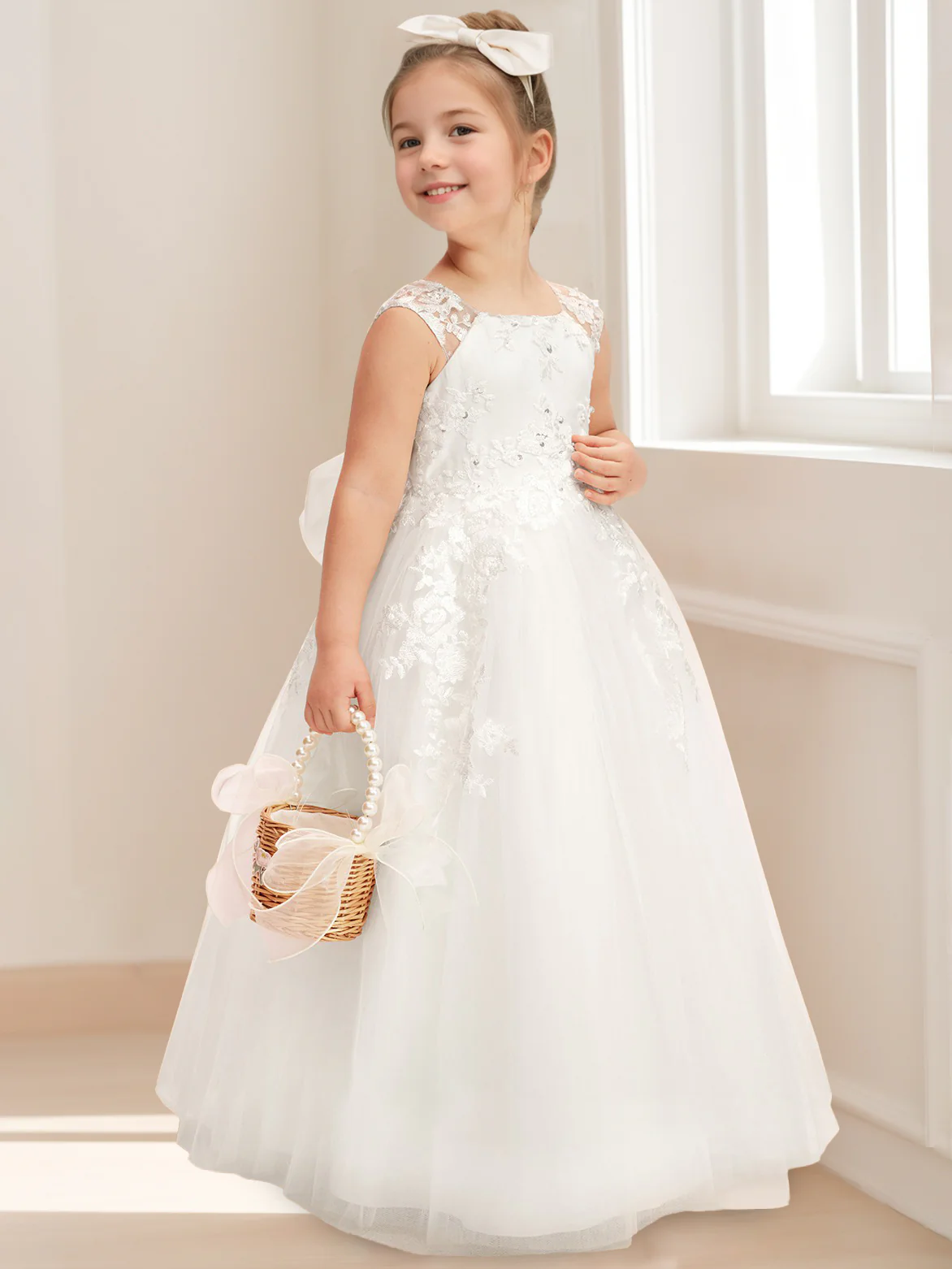 Ball Gown Scoop Neck Sleeveless Knee-Length Flower Girl Dress with Lace Appliques & Bowknot - Image 3