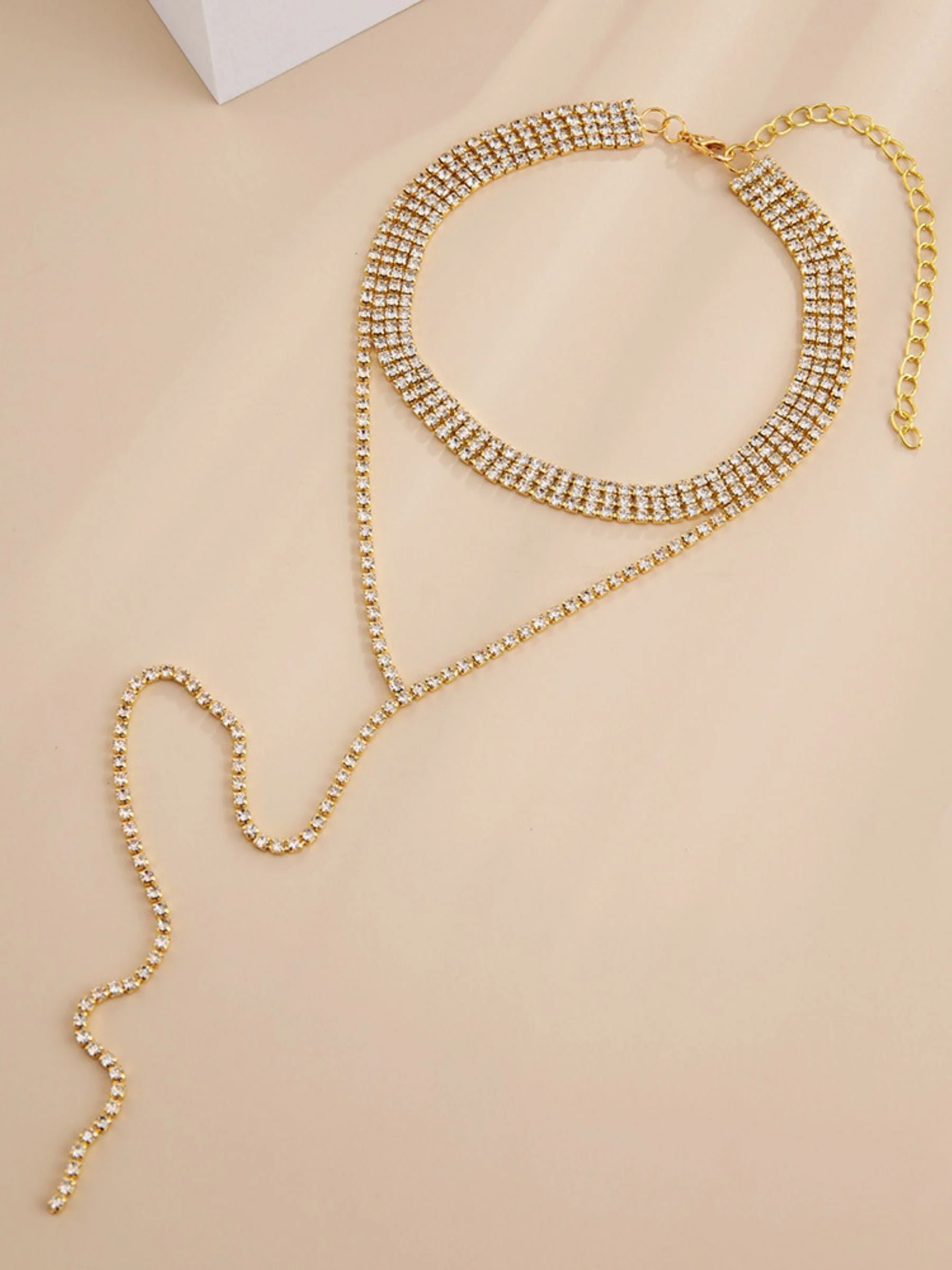 Classical Elegant Rhinestone Fine Choker Necklace - Image 4