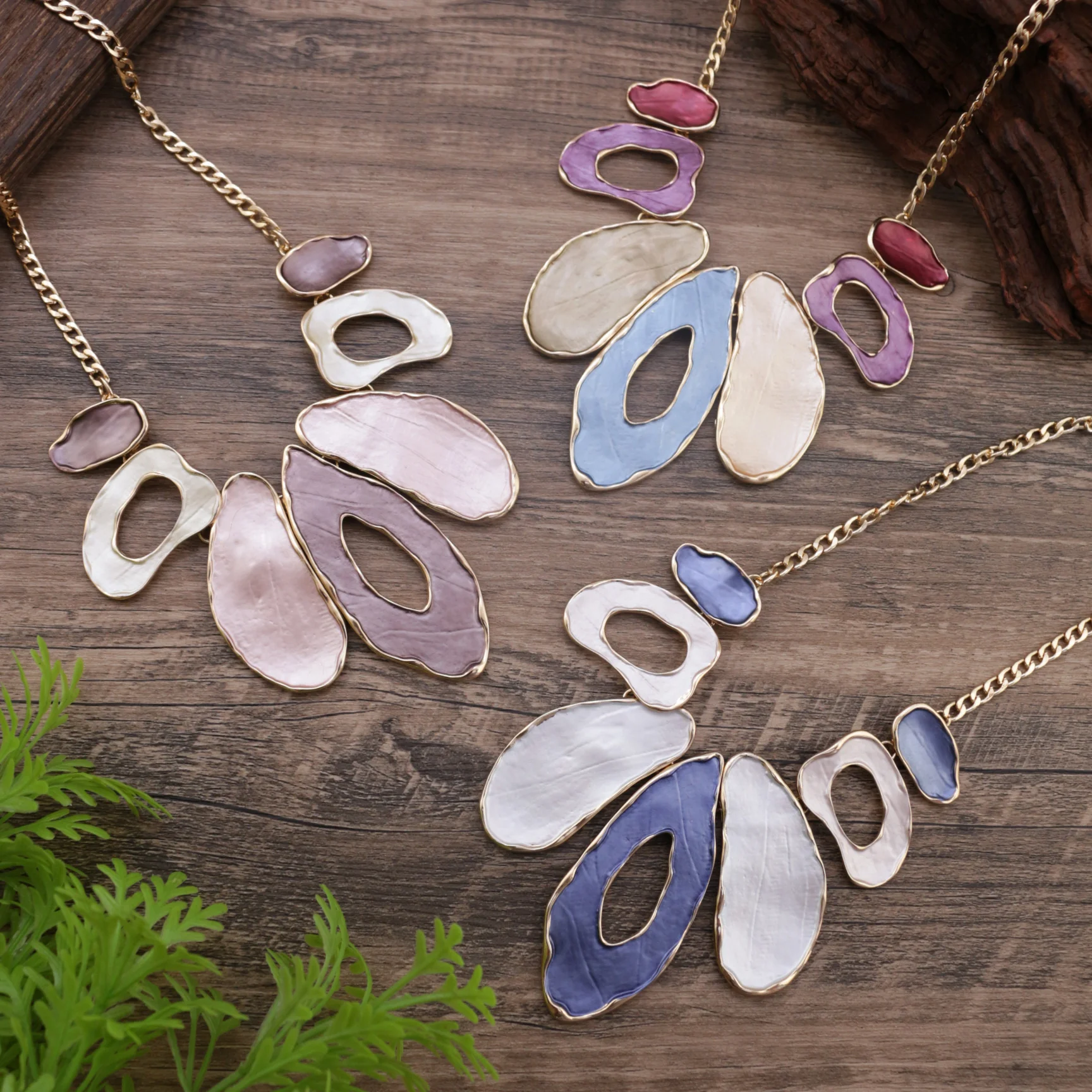 Fashionable Exaggerated Geometric Oval Cutout Alloy Necklace - Image 2