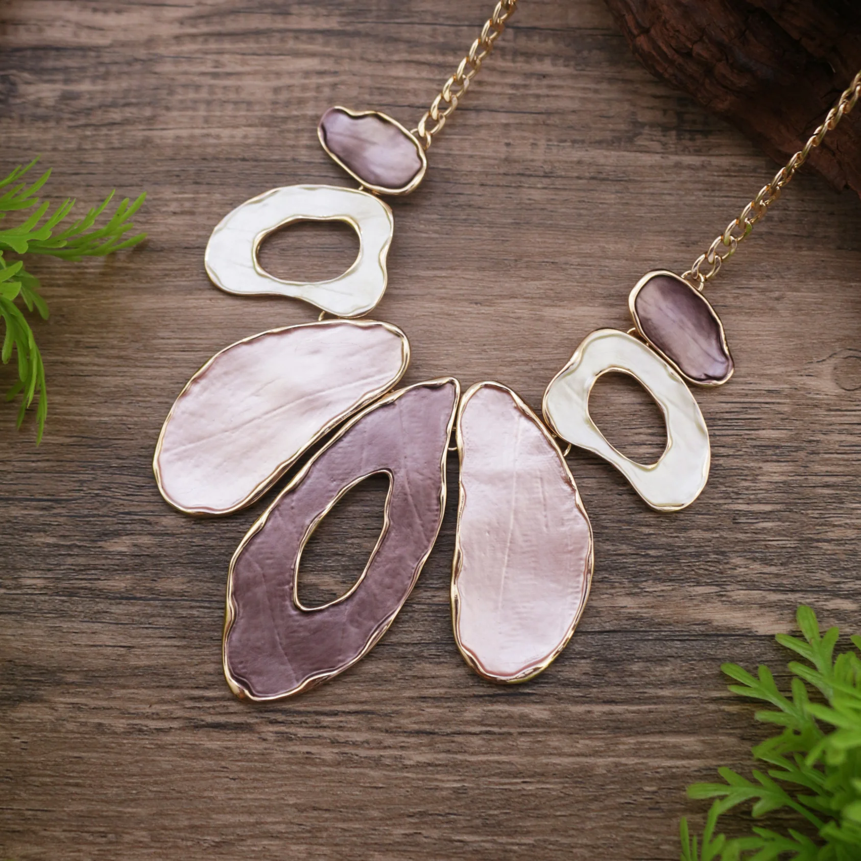 Fashionable Exaggerated Geometric Oval Cutout Alloy Necklace - Image 5