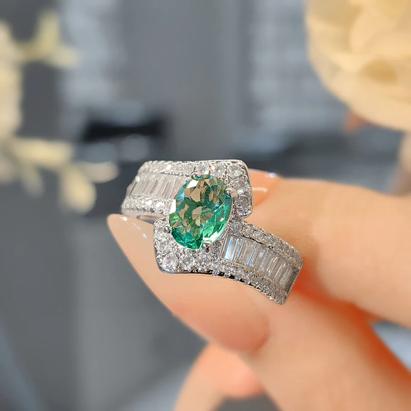 High-end Green Gemstone Luxury Versatile Ring - Image 2