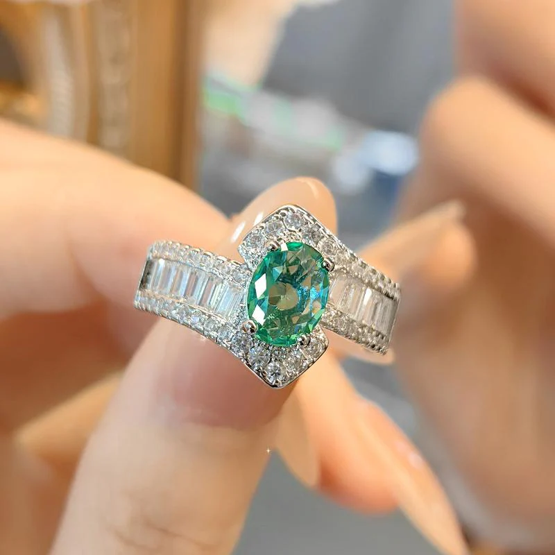 High-end Green Gemstone Luxury Versatile Ring - Image 4