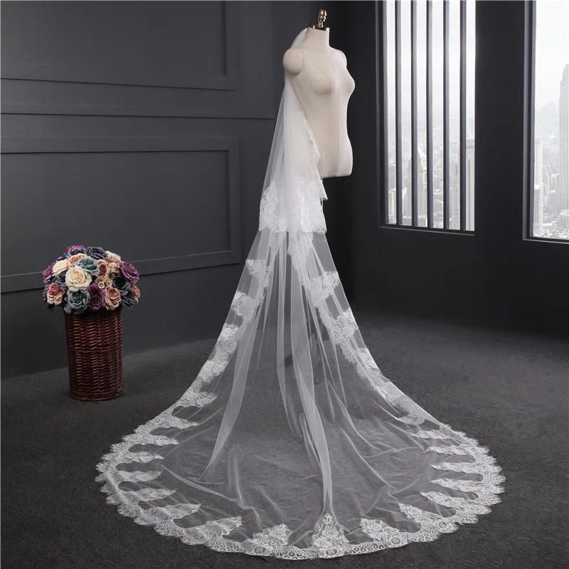 One-tier Long Lace Church Wedding Veils with Appliques - Image 2
