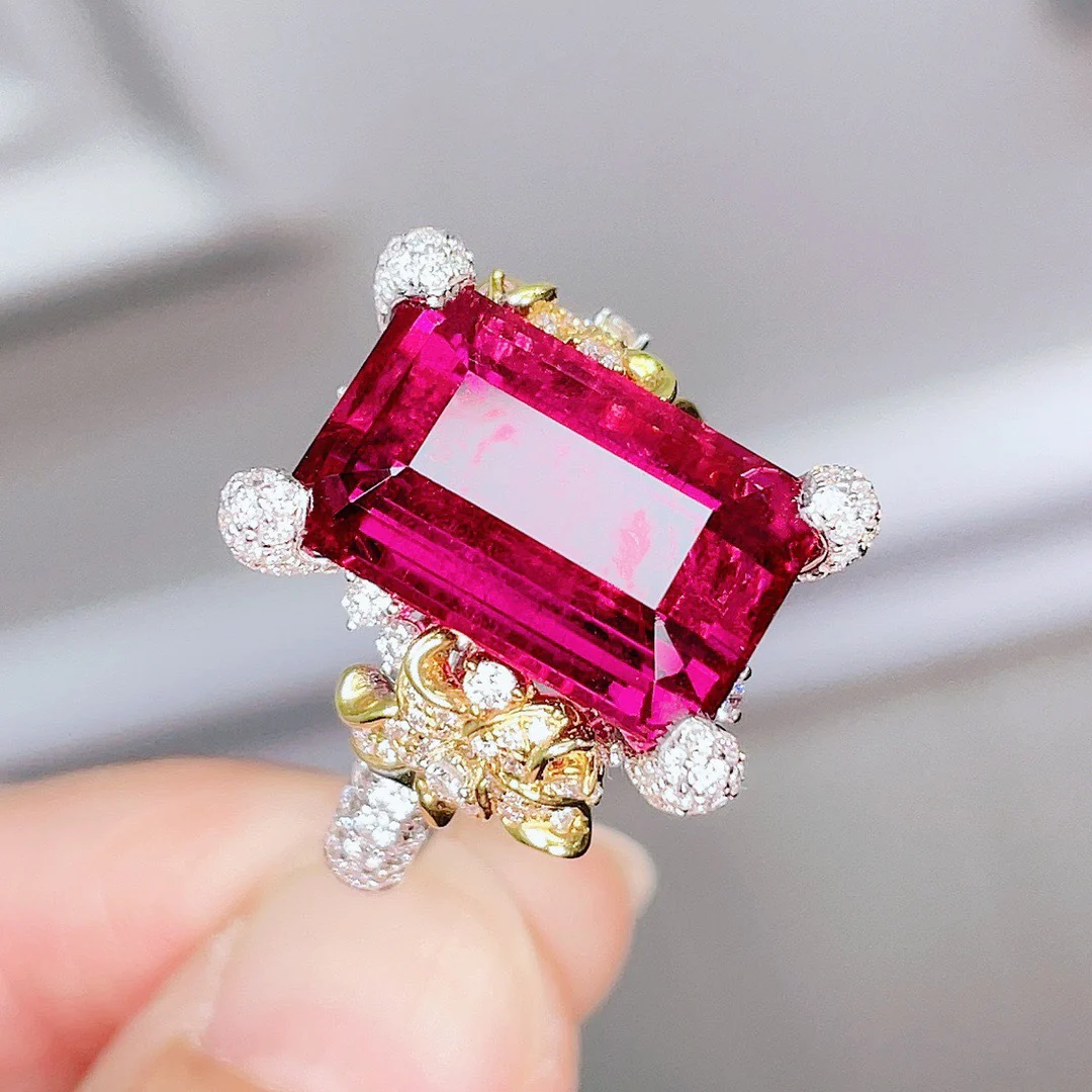 Luxurious Delicate Fuchsia Vintage Rhinestone Ring - Image 4