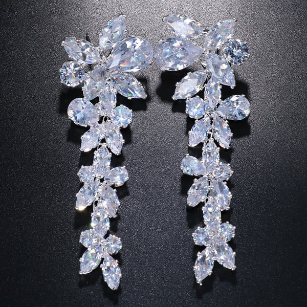 Luxurious Marquise Rhinestone Drop Earrings - Image 3