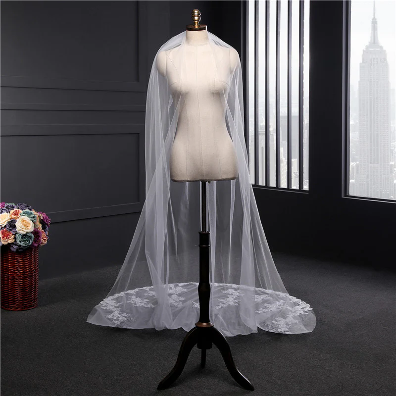 One-tier Cute Wedding Veil Cathedral Veils with Appliques - Image 3