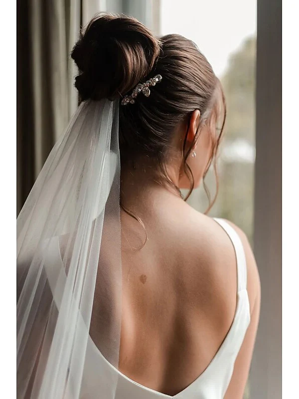 One-tier Formal Style Wedding Veils with Pure Color - Image 4