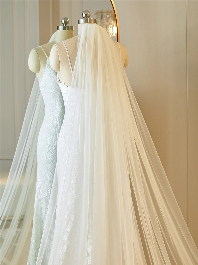 One-tier Lace Applique Wedding Veil Cathedral Veils with Embroidery - Image 5