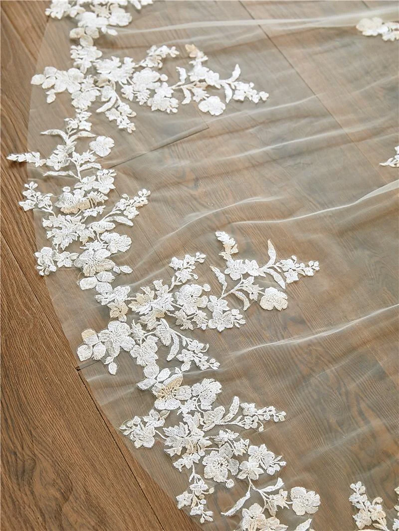 One-tier Lace Applique Wedding Veil Cathedral Veils with Embroidery - Image 6