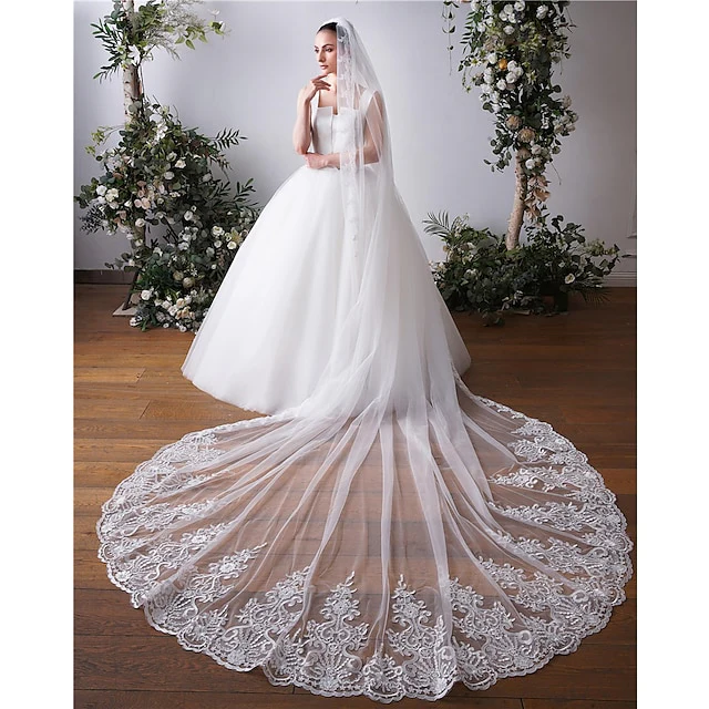 One-tier Lace Wedding Veils with Applique Edge - Image 3