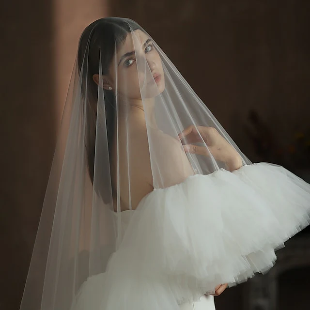 One-tier Stylish/ Pure Color Tulle / Luxury Wedding Veil Blusher Veils with Ruffles - Image 3