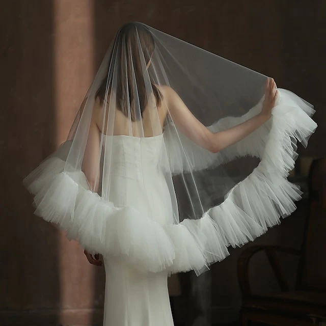 One-tier Stylish/ Pure Color Tulle / Luxury Wedding Veil Blusher Veils with Ruffles - Image 4