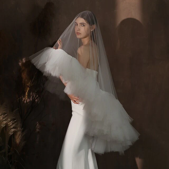 One-tier Stylish/ Pure Color Tulle / Luxury Wedding Veil Blusher Veils with Ruffles - Image 5