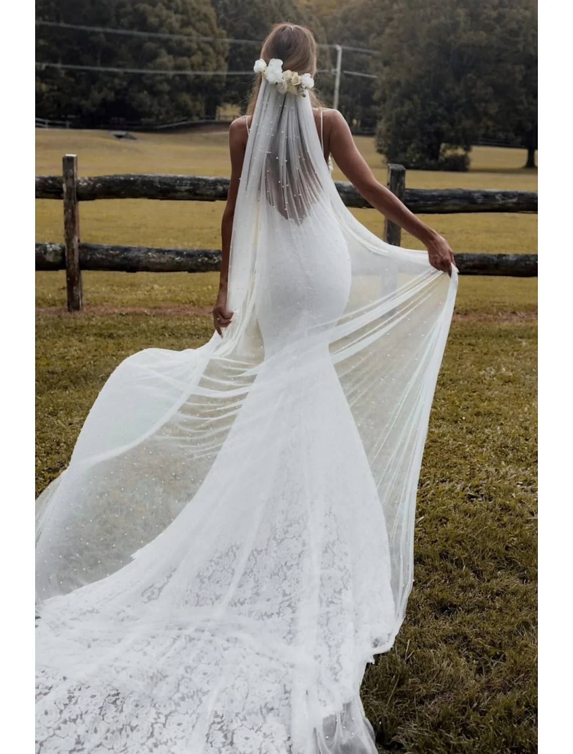 One-tier Vintage Style / Pearls Wedding Veil Cathedral Veils with Faux Pearl 110.24 in (280cm) Tulle - Image 5