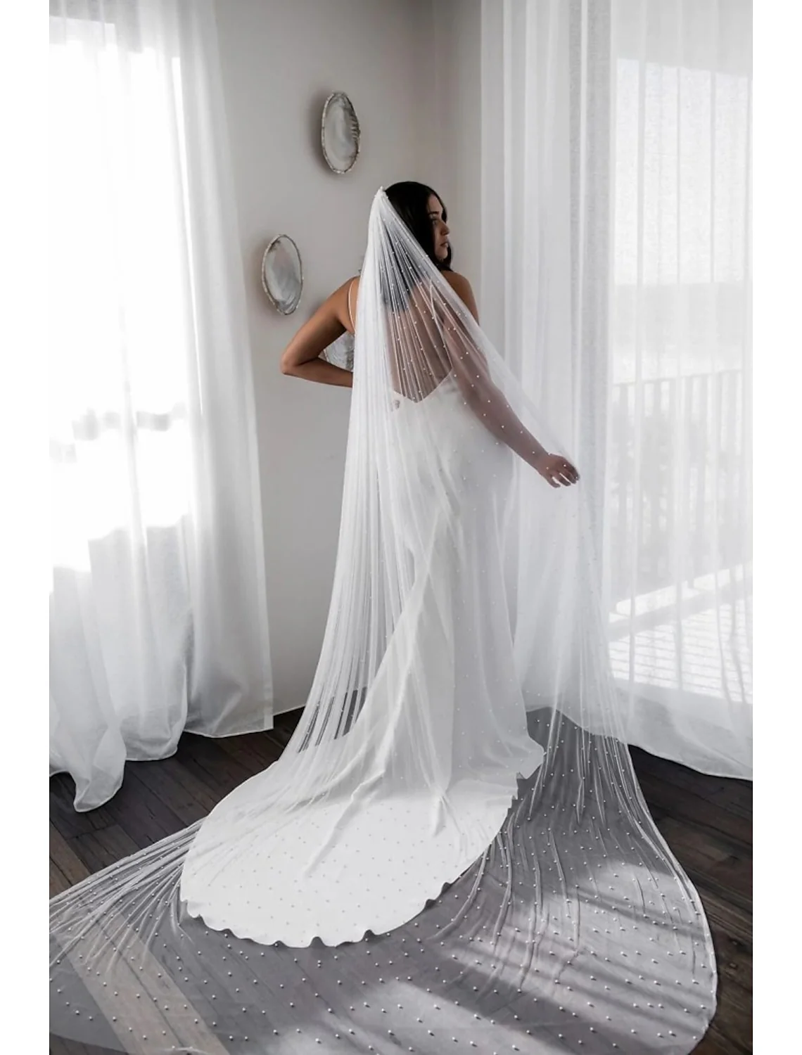 One-tier Vintage Style / Pearls Wedding Veil Cathedral Veils with Faux Pearl 110.24 in (280cm) Tulle - Image 6