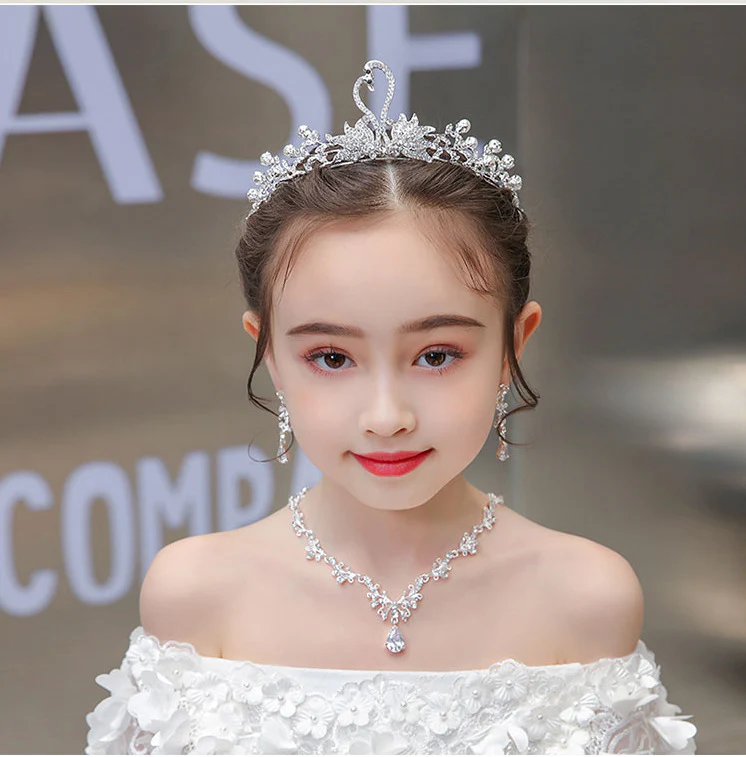 Pretty Elegant Silver Crystal Swan Princess Crown Headpiece Accessories