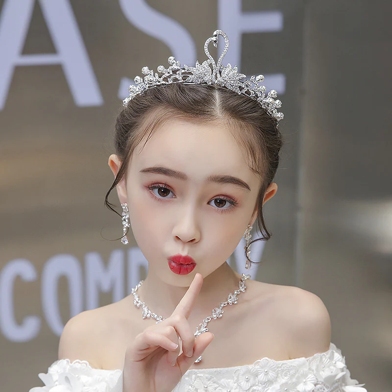 Pretty Elegant Silver Crystal Swan Princess Crown Headpiece Accessories - Image 4
