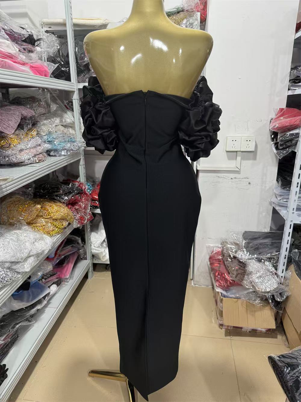 Sheath/Column Off-the-Shoulder Beading Evening Dresses Puff Sleeves Party Dresses Floor-Length Stretch Satin - Image 3