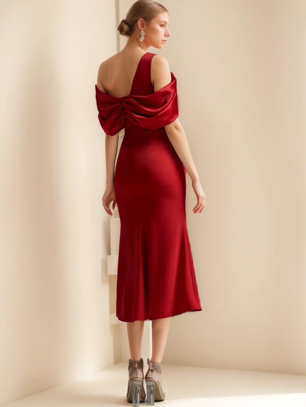 Sheath/Column Off-the-Shoulder Short Sleeves Tea-Length Cocktail Dresses - Image 4