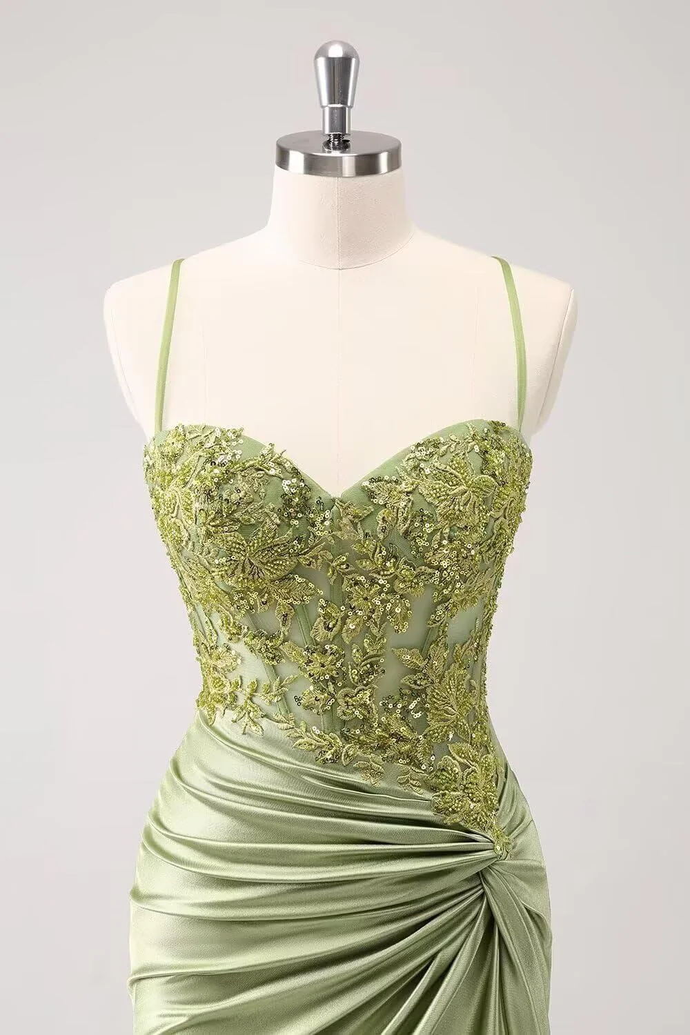Sheath/Column Spaghetti Straps Sleeveless Ruched Short/Mini Homecoming Dresses with Lace Appliques & Lace-Up - Image 3