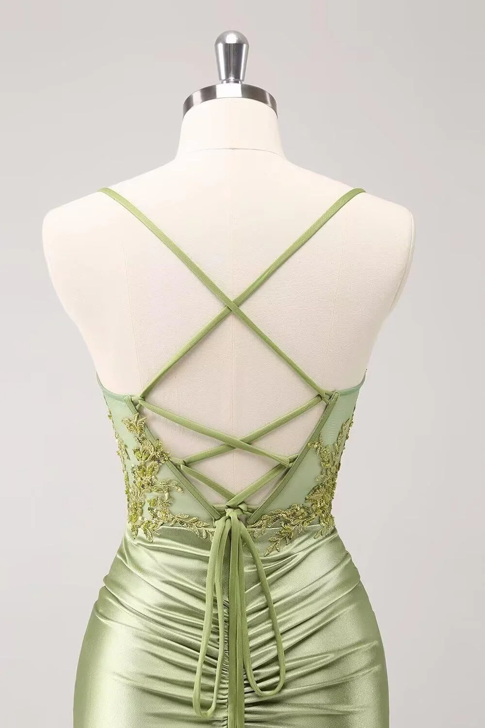 Sheath/Column Spaghetti Straps Sleeveless Ruched Short/Mini Homecoming Dresses with Lace Appliques & Lace-Up - Image 4