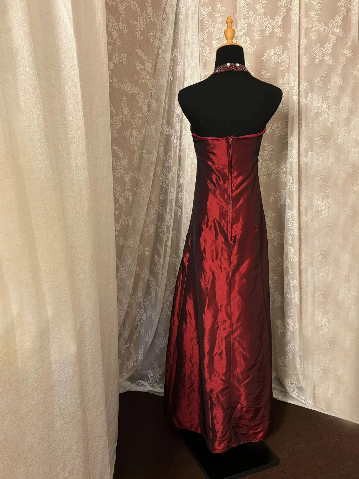 Sheath/Column Sweetheart Spaghetti Straps Sleeveless Floor-Length Taffeta Prom Dresses with Ruched & Appliques - Image 2