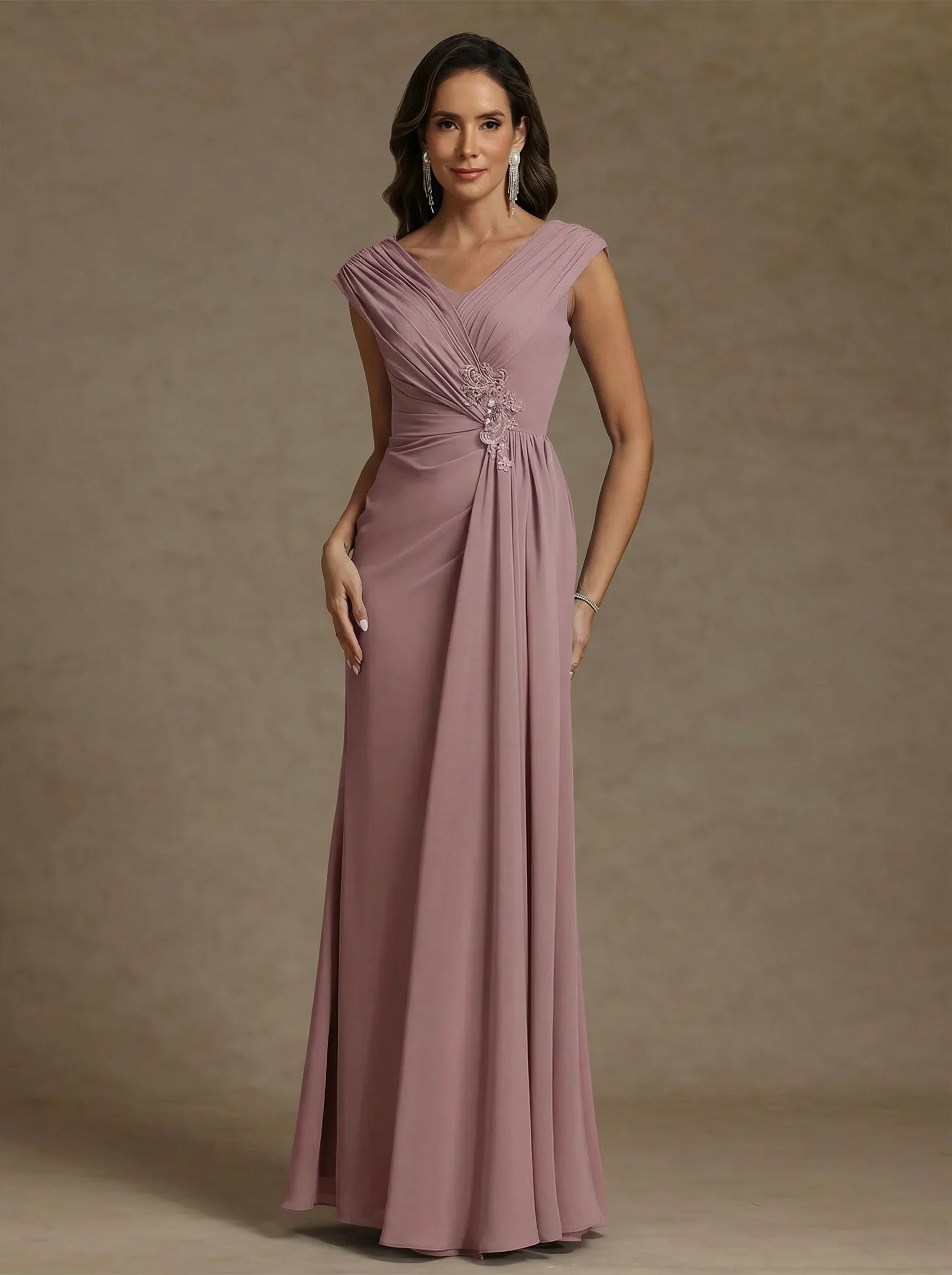 Sheath/Column V-Neck Chiffon Mother of the Bride Dressese Floor-Length Ruched Sleeveless Appliques - Image 4