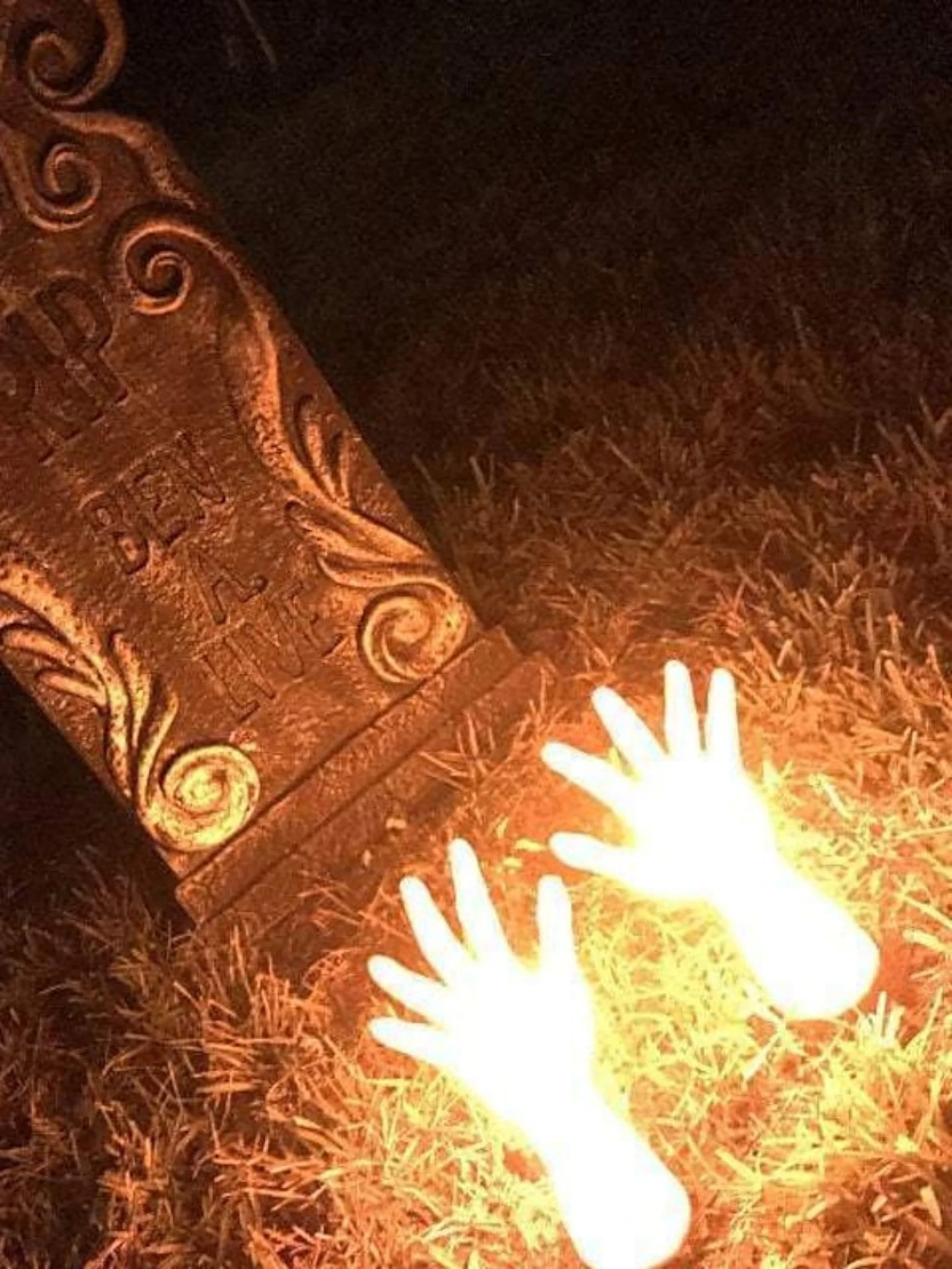 Solar Powered Zombie Hand Glowing Lights Halloween Horror Decoration Props - Image 2