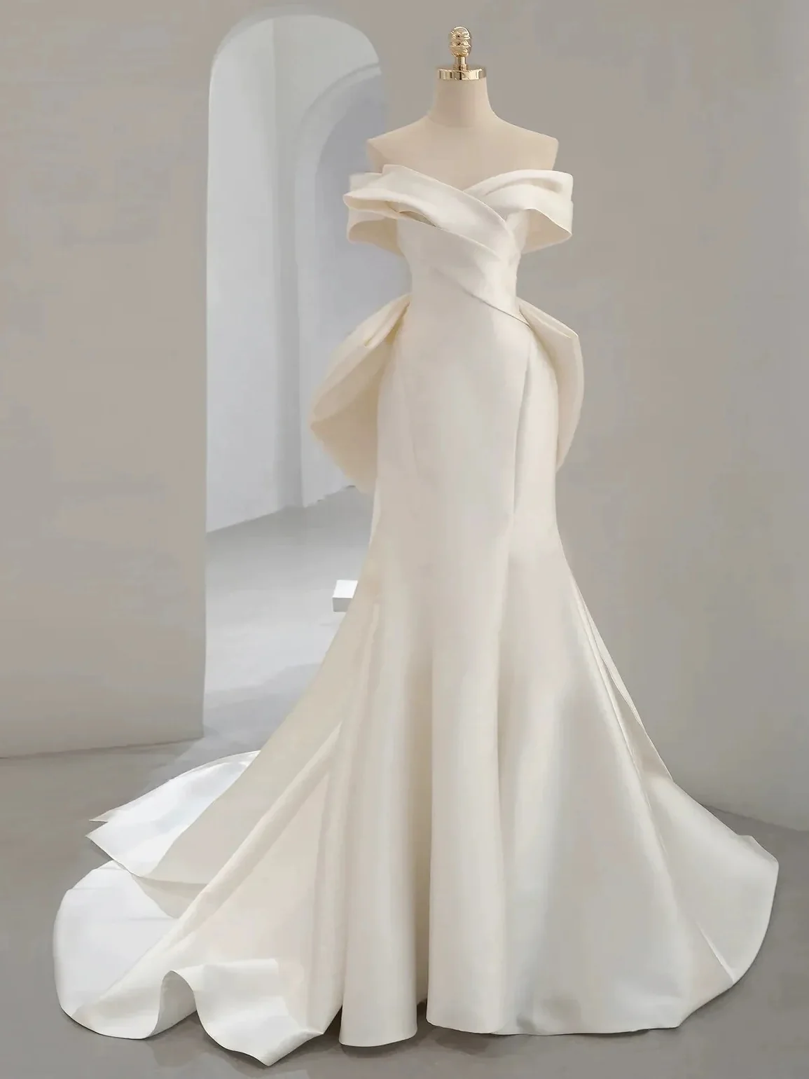 Trumpet/Mermaid Off-the-shoulder Floor-Length Wedding Dresses with Bow