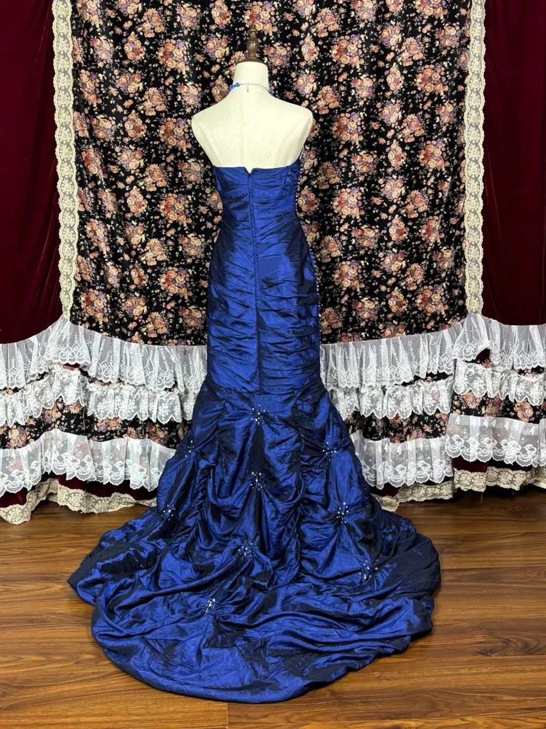 Trumpet/Mermaid Sweetheart Sleeveless Floor-Length Taffeta Prom Dresses with Beading - Image 2