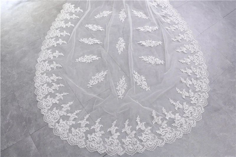 Two-tier Lace Wedding Veil with Appliques - Image 4