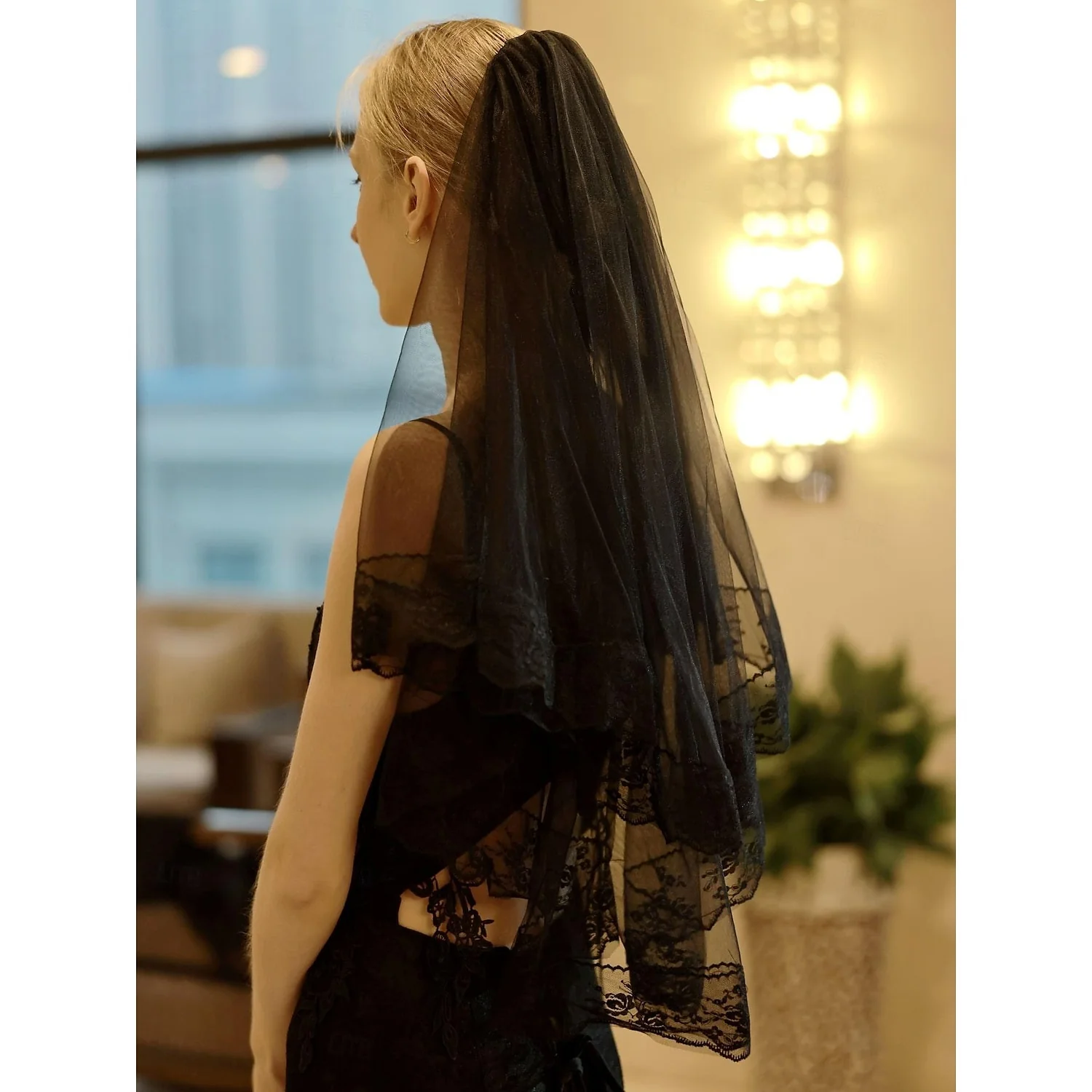 Two-tier Lace Wedding Veils Elbow Veils with Embroidery - Image 4