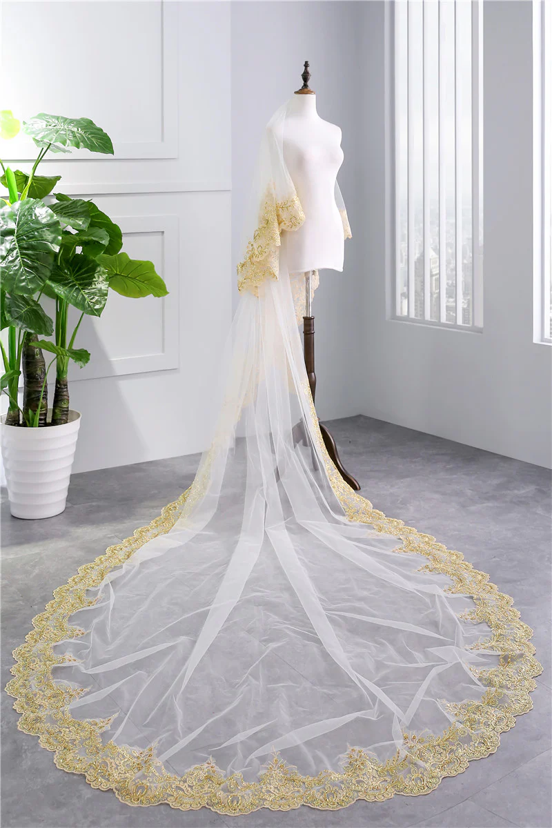 Two-tier Luxurious Wedding Veil with Golden Lace - Image 3
