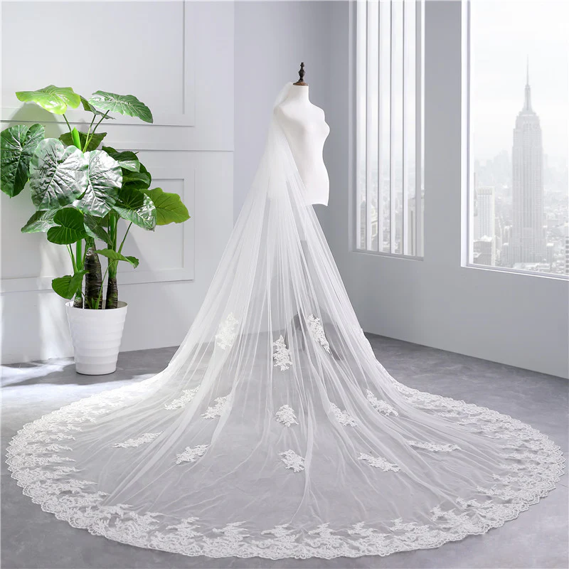 Two-tier Ultra Wide Lace Wedding Veil with Appliques - Image 3