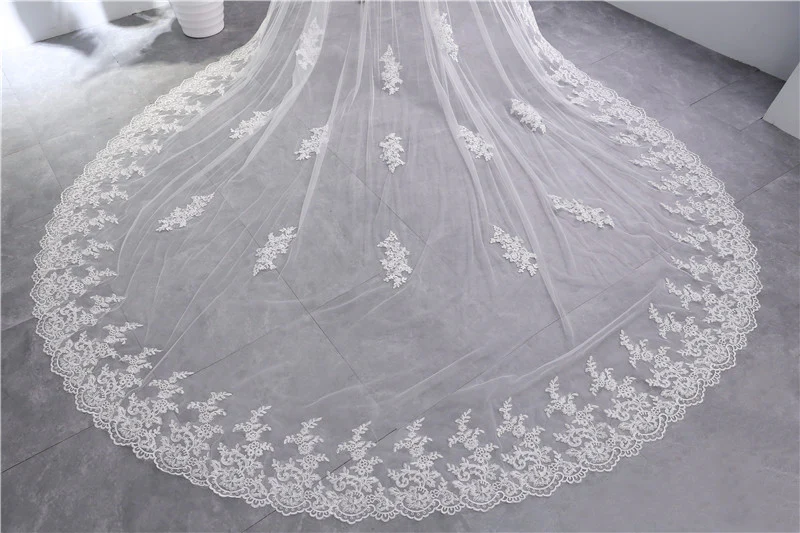 Two-tier Ultra Wide Lace Wedding Veil with Appliques - Image 4