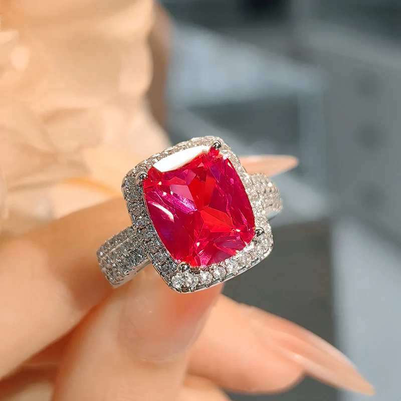 Vintage Luxury Rectangular Red Gemstone Elegant Ring - Image 3
