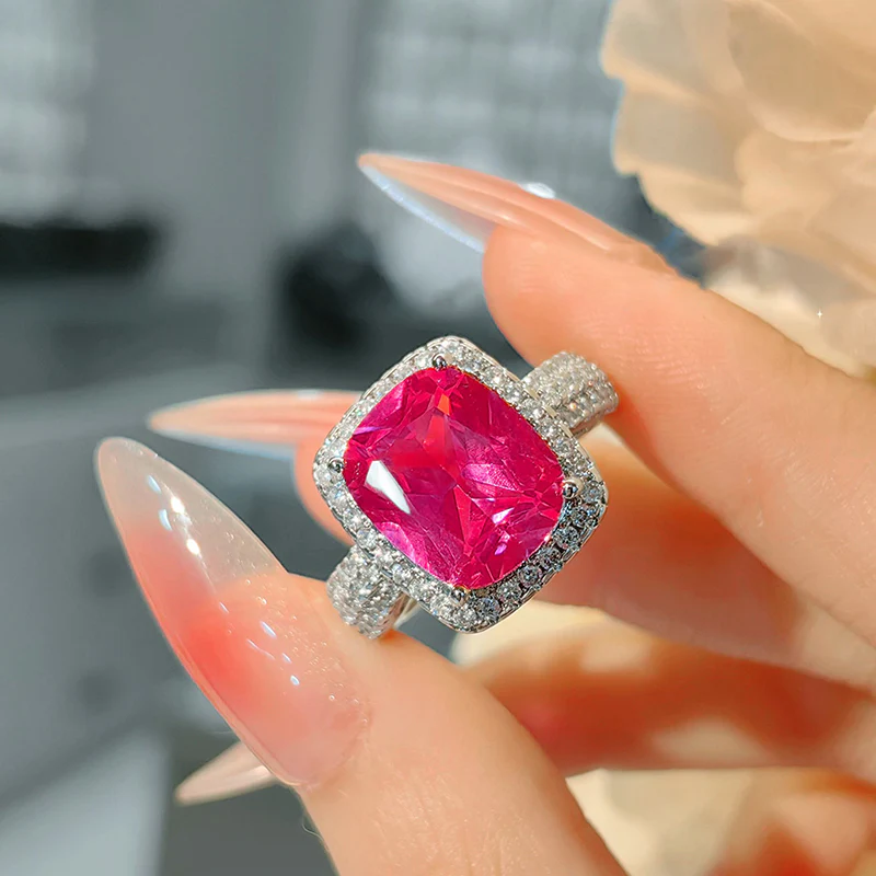 Vintage Luxury Rectangular Red Gemstone Elegant Ring - Image 5