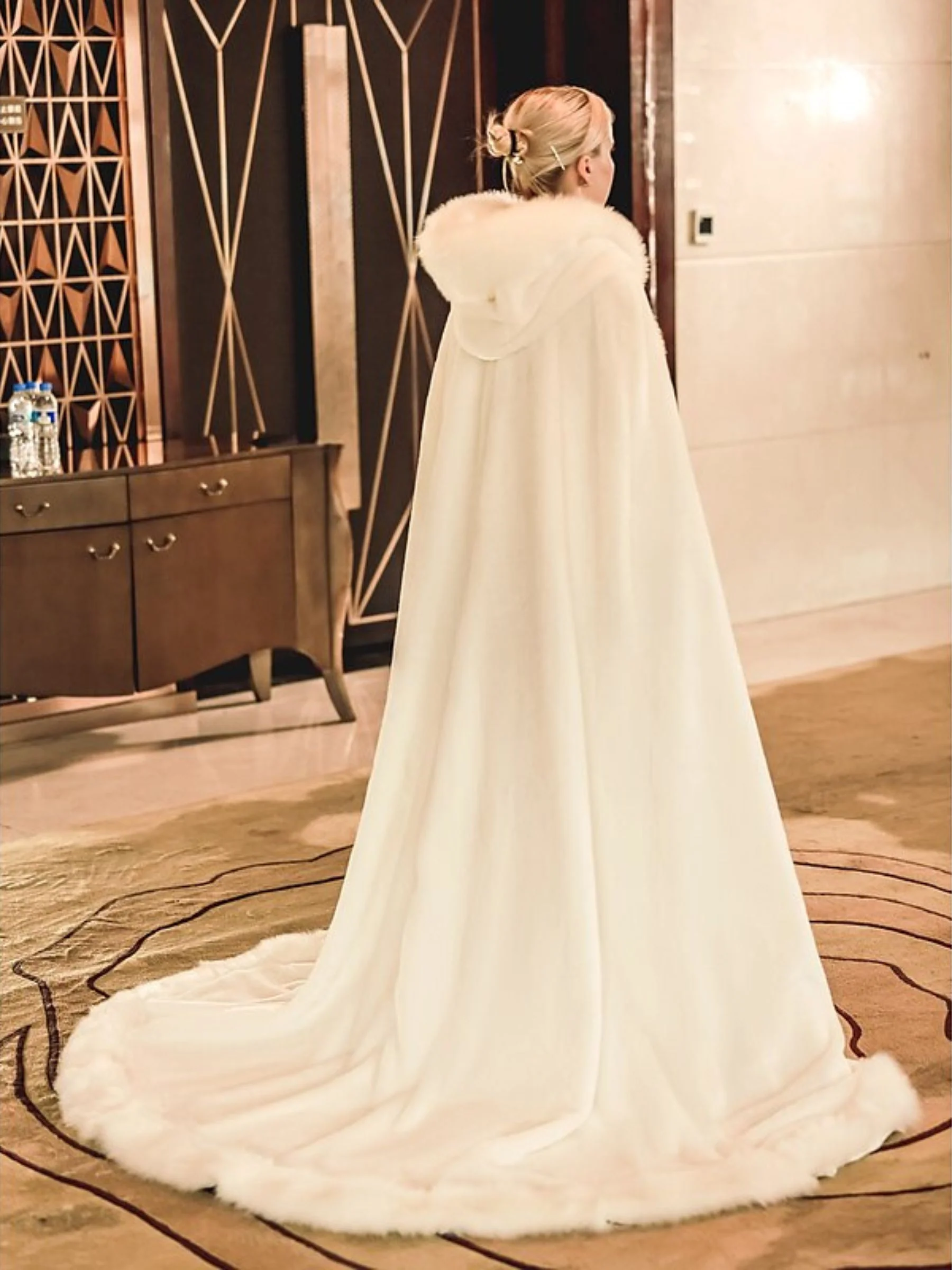 Women‘s White Retro Elegant Faux Fur Floor Length Wrap Cloak with Tie - Image 5